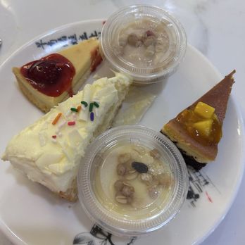 Ombu Buffet - Variety of desserts (all were pretty crappy except the one with the sprinkles - lemon cream cake) - American Near Me - Baton Rouge, Louisiana