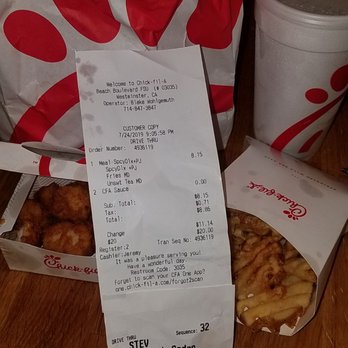 Chick-fil-A - Spicy Deluxe Chicken sandwich combo - Fast Food Near Me - Westminster, California Chick-fil-A - Spicy Deluxe Chicken sandwich combo - Fast Food Near Me - Westminster, California