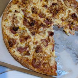 Lucky Pizza - Brazilian Madeira Pizza