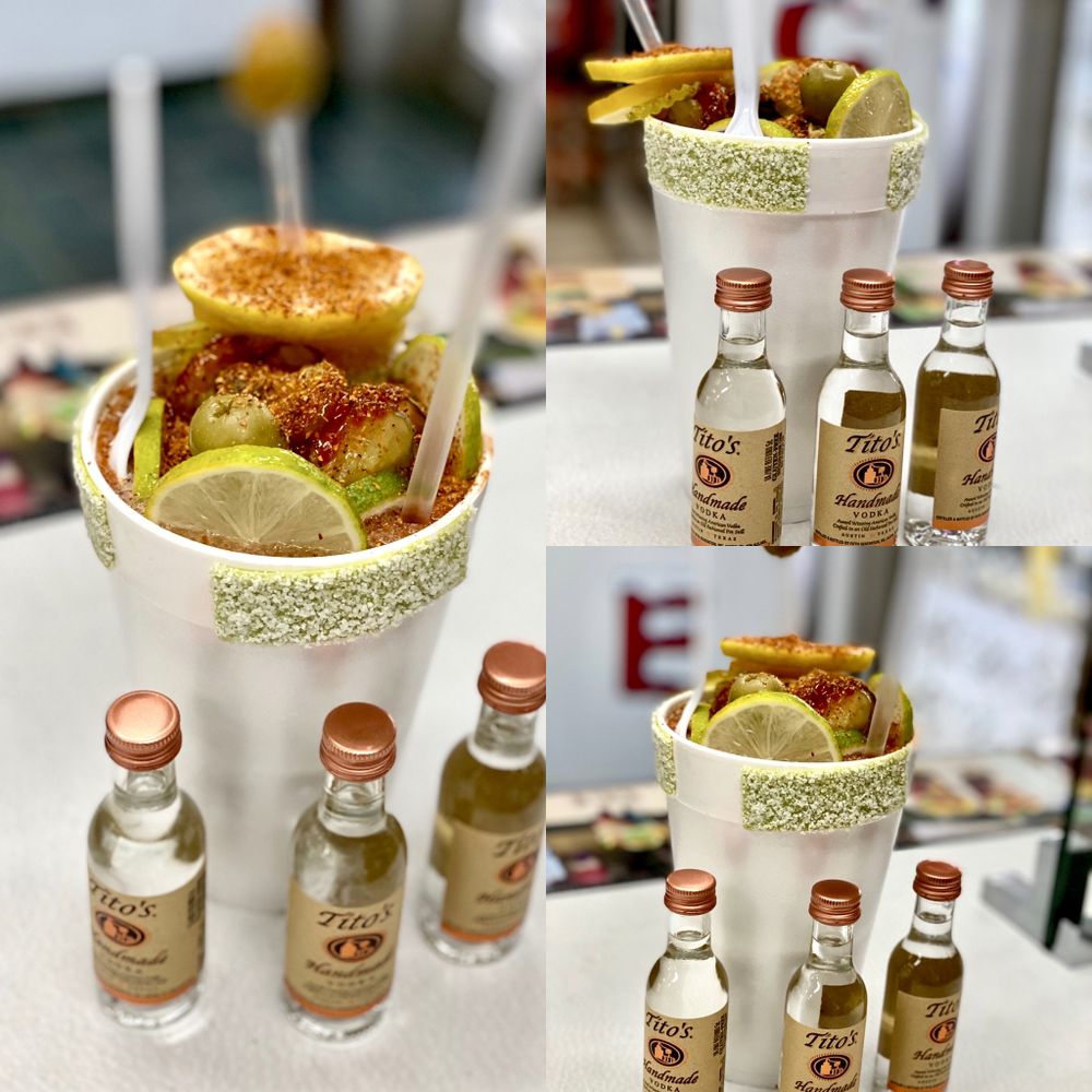 RAVIS LIQUOR Updated October 2024 407 Photos 405 Slide Rd