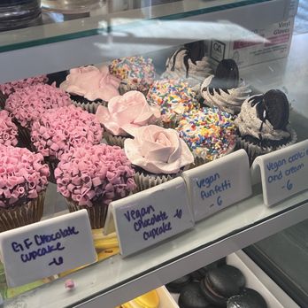 Sweet Dees Bakeshop - Cupcakes - Bakeries Near Me - Scottsdale, Arizona Sweet Dees Bakeshop - Cupcakes - Bakeries Near Me - Scottsdale, Arizona