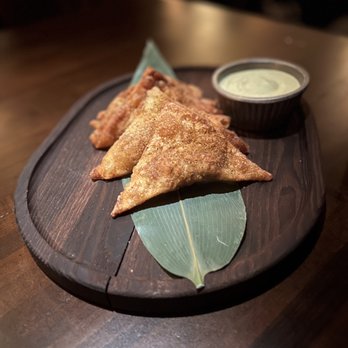 Armitage Alehouse - Spicy lamb samosas - Pubs Near Me - Chicago, Illinois