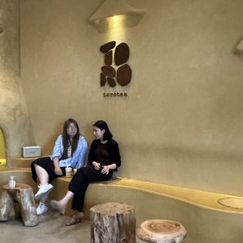 Torotea - Simple seating area - Bubble Tea Near Me - Santa Ana, California Torotea - Simple seating area - Bubble Tea Near Me - Santa Ana, California
