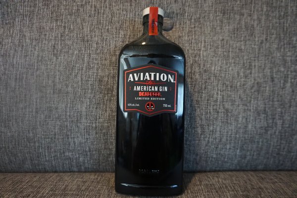 Aviation American Gin by null
