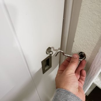 Hampton Inn Tulsa-Sand Springs - Yup. That's the lock of the bathroom door and no, it does not reach! - Hotels Near Me - Tulsa, Oklahoma