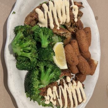 Avery's Maryland Grill - Soft shell crab - Seafood Near Me - Frederick, Maryland