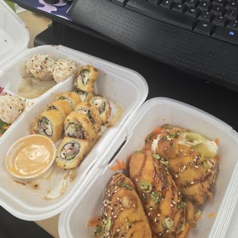 Sushito Teriyaki Grill - Mar y tierra roll, Chiles Gueros - Sushi Bars Near Me - Los Angeles, California