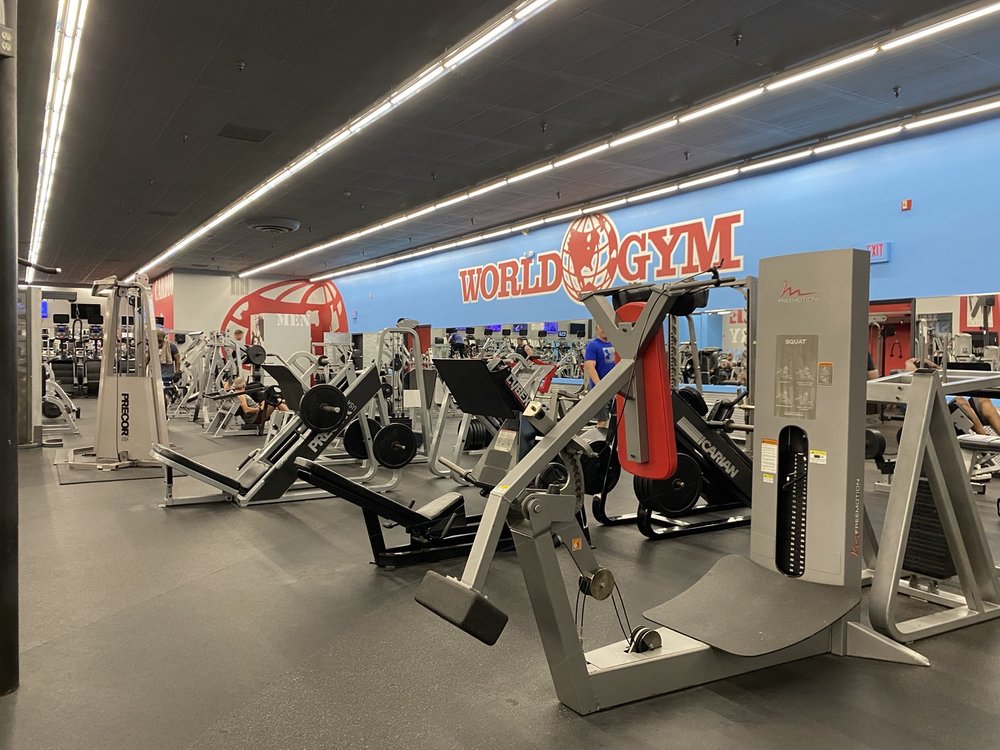 WORLD GYM 16 Photos & 11 Reviews Gyms 229 Dowlen Rd, Beaumont, TX