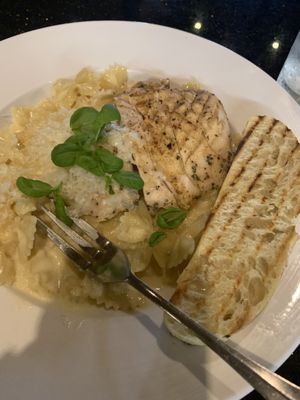 R Wine Bar & Kitchen by null