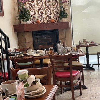 Urth Caffé-Pasadena - Dirty tables - Cafes Near Me - Pasadena, California Urth Caffé-Pasadena - Dirty tables - Cafes Near Me - Pasadena, California