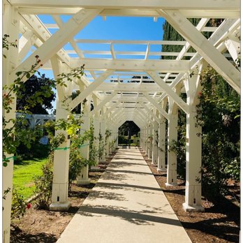 Lacy Park - Rose Garden. - Parks Near Me - San Marino, California