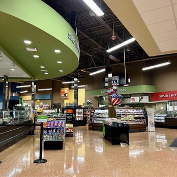 Publix - the inside of a grocery store - Grocery Near Me - Charlotte, North Carolina Publix - the inside of a grocery store - Grocery Near Me - Charlotte, North Carolina