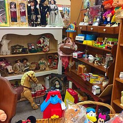 Main Street Antiques - In Side Main street Antique