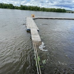 Slippery's - Dock at the bar under water