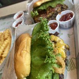 Shack burger Avocado cheeseburger Shack burger Avocado cheeseburger