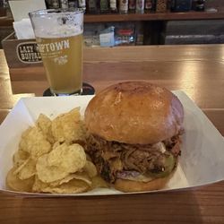 Lazy Buffalo Bbq - The Alan Earl pork BBQ sando!