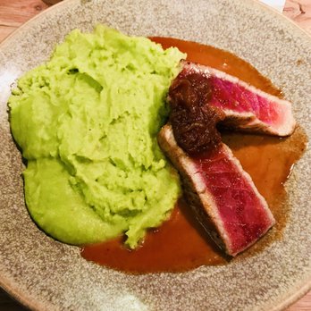Moku Kitchen - That sautéed ahi tho - Cocktail Bars Near Me - Honolulu, Hawaii