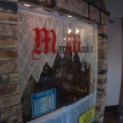 MacMack's Scottish Shop - Exterior