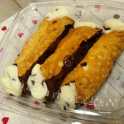 Amili's Pizzeria - CHOCOLATE CANNOLI
