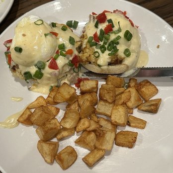 Another Broken Egg Cafe - Crab Cake Benedict - Breakfast & Brunch Near Me - Miramar Beach, Florida
