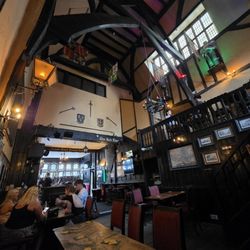 Red Lion - Inside