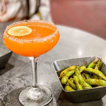 Goen Dining + Bar - Howzit...Goen cocktail and Edamame appetizer - Pan Asian Near Me - Kailua, Hawaii
