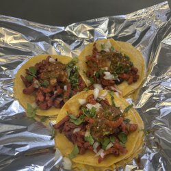 Los Carnales Mexican Food - Tacos de pastor.
