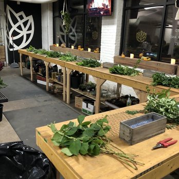 Flowers for Dreams - Arrangement class! - Florists Near Me - Milwaukee, Wisconsin