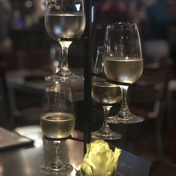Wine World - White wine flight - Beer, Wine & Spirits Near Me - Destin, Florida