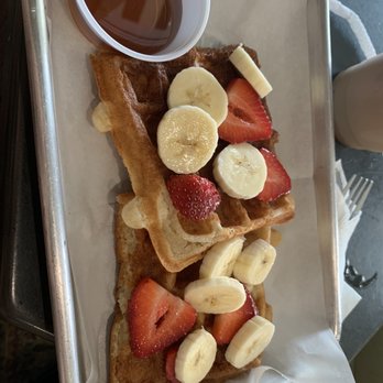 Clieu Coffee - Seasonal fruit waffle - Coffee & Tea Near Me - Grapevine, Texas