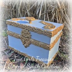 Two Girls Treasure - Two Girls Treasure offers classes every Saturday. Make reservations online