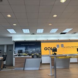Hertz Rent A Car - Waiting area