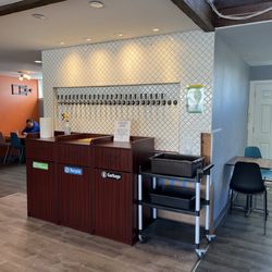 Broadview Tap House & Bottle Shop - Inside
