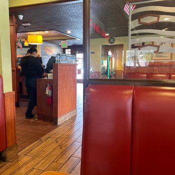 Denny's - Lobby - Breakfast & Brunch Near Me - Lake Forest, California