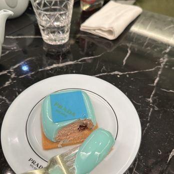 Prada Caffe In Harrods - Cafes Near Me - London, XGL Prada Caffe In Harrods - Cafes Near Me - London, XGL