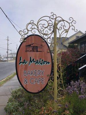 La Maison by null