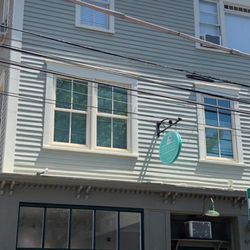 Love Shack Newport - Storefront