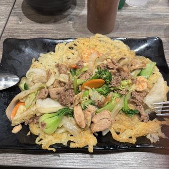 Saigon Eden - Crispy stir fry noodle combo - Vietnamese Near Me - Chino Hills, California Saigon Eden - Crispy stir fry noodle combo - Vietnamese Near Me - Chino Hills, California