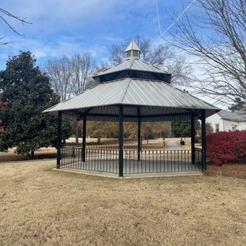 Taylor-Brawner Park - Parks Near Me - Smyrna, Georgia Taylor-Brawner Park - Parks Near Me - Smyrna, Georgia