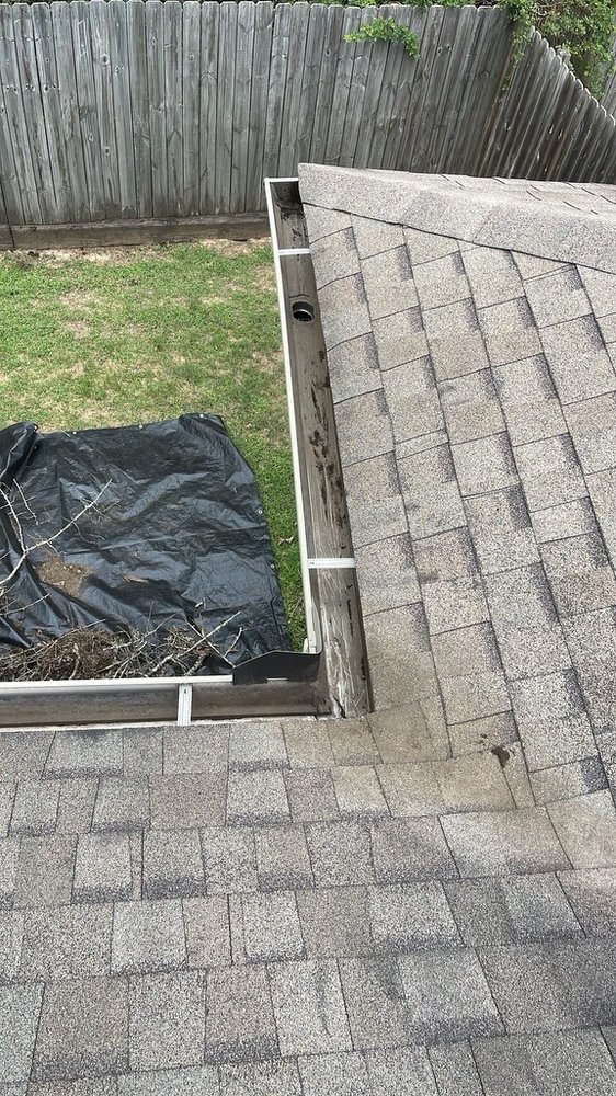 Slide of Nga Roofing & Construction