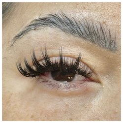Q Beauty Lounge - Customize lashes by NIKKY