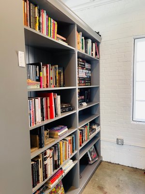 Peach Street Books by null