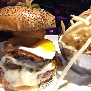 Deville Dinerbar - Burger (something pig)? - Diners Near Me - Montreal, Quebec Deville Dinerbar - Burger (something pig)? - Diners Near Me - Montreal, Quebec