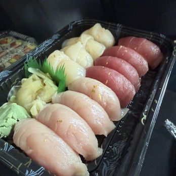 Suki Station - tuna, yellowtail, scallop nigiri - Japanese Near Me - Brooklyn, New York Suki Station - tuna, yellowtail, scallop nigiri - Japanese Near Me - Brooklyn, New York