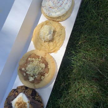 Crumbl - Danbury - Bakeries Near Me - Danbury, Connecticut Crumbl - Danbury - Bakeries Near Me - Danbury, Connecticut