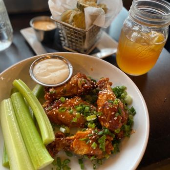 The Committed Pig - Sriracha Honey Wings - American Near Me - Summit, New Jersey