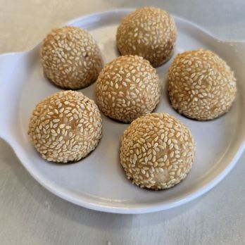 Mimi Garden - Fried sesame ball (it has red bean inside) - Dim Sum Near Me - Newport Beach, California Mimi Garden - Fried sesame ball (it has red bean inside) - Dim Sum Near Me - Newport Beach, California