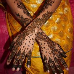 Lovely Flawless Eyebrow Threading and Spa - Henna Tattoo