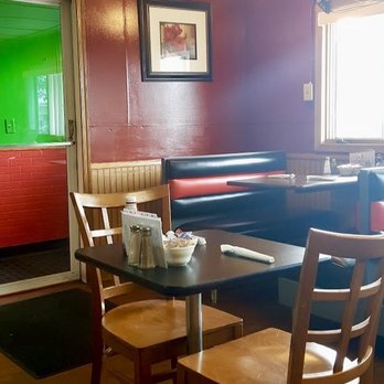 Gloria’s Restaurant - Cozy dining on the inside - Breakfast & Brunch Near Me - Cudahy, Wisconsin