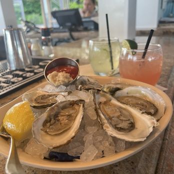 Outer Bar & Grille - Oysters, drinks Gin Blossoms and Pear-adise - New American Near Me - Harwich, Massachusetts